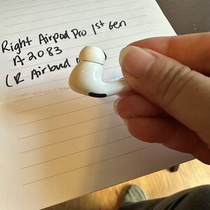Right AirPod Pro 1st generation - Right earbud only